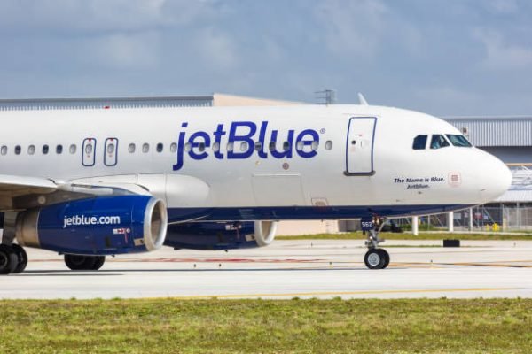 Fort Lauderdale, Florida – April 6, 2019: JetBlue Airbus A320 airplane at Fort Lauderdale airport (FLL) in Florida.